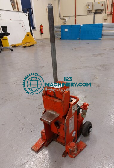 Показывать рекламу Тяжелый домкрат, гидравлический домкрат